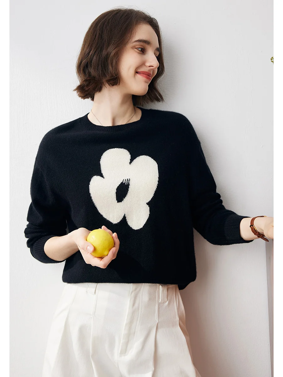 100% Cashmere Women's Floral Knit Sweater - Image 4