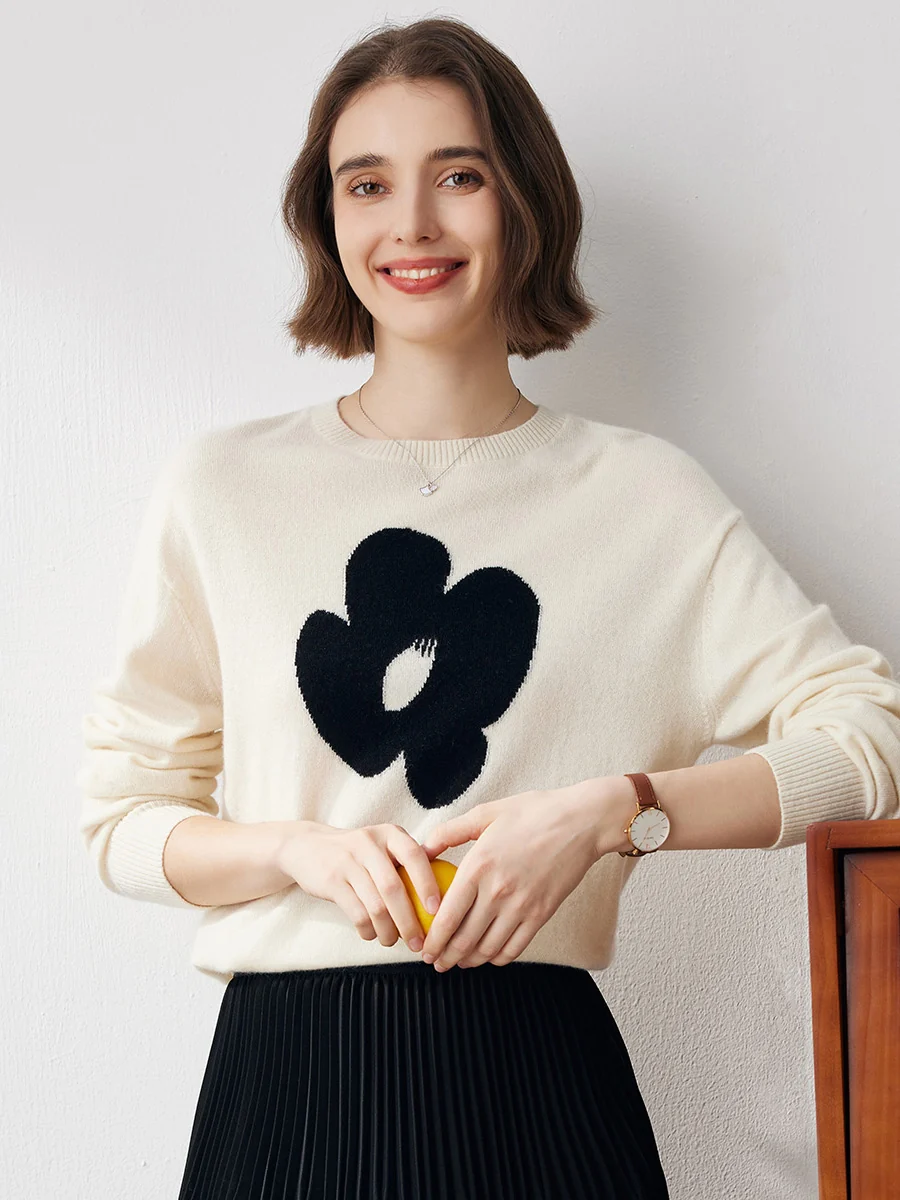 100% Cashmere Women's Floral Knit Sweater - Image 9