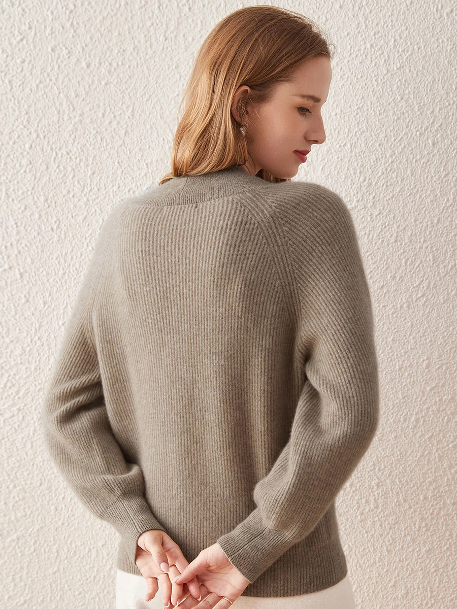 100% Cashmere Women's Lantern Sleeve V-Neck Knit Sweater - Image 12