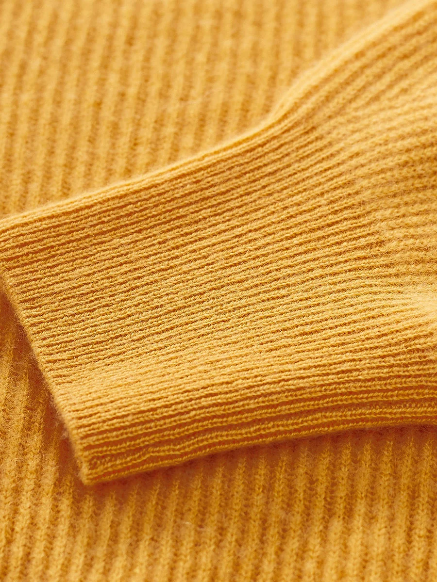 100% Cashmere Women's Lantern Sleeve V-Neck Knit Sweater - Image 3
