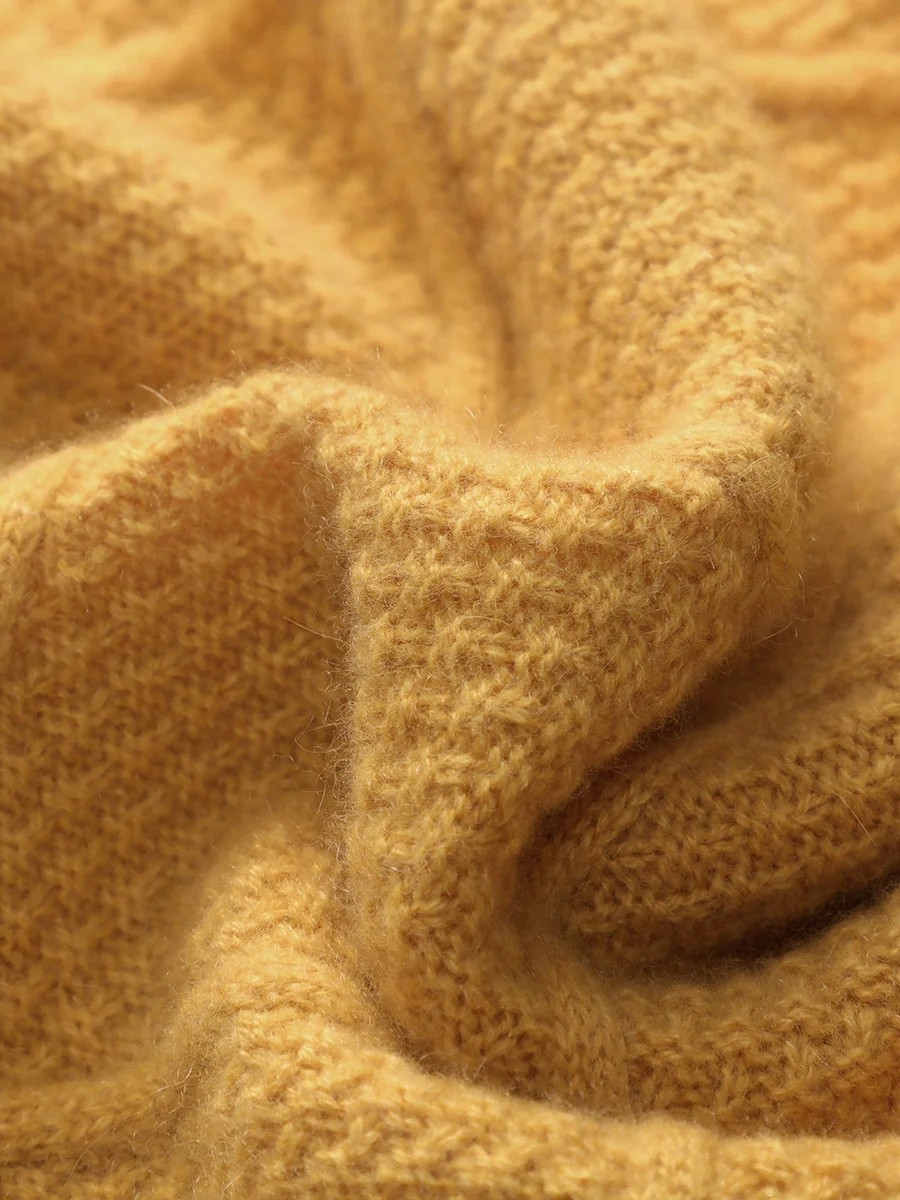 100% Cashmere Women's Sweater with Gold&Silver Threads - Image 9