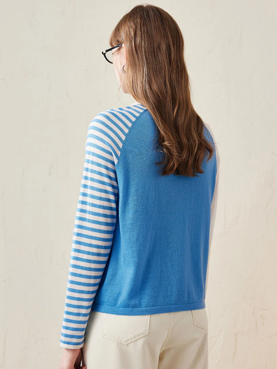 100% Wool Women's Striped Sleeve Contrast Knit Worsted Sweater - Image 5